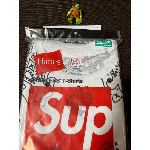 Supreme(シュプリーム)の１枚　XLサイズ supreme Hanes Bandana Tee 新品 メンズのトップス(Tシャツ/カットソー(半袖/袖なし))の商品写真