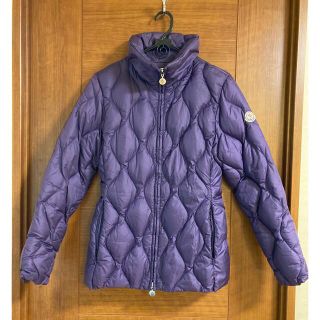 MONCLER(ダウンジャケット ・ パープル/紫色系)のフリマ MONCLER(ダウンジャケット ・ パープル/紫色系)のフリマ