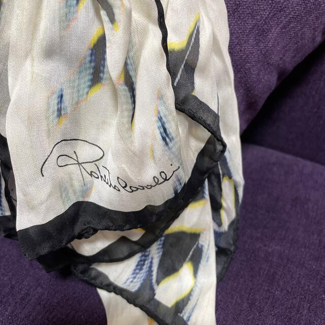 Roberto Cavalli(ロベルトカヴァリ)のロベルトカヴァリスカーフ　新品未使用品 レディースのファッション小物(バンダナ/スカーフ)の商品写真