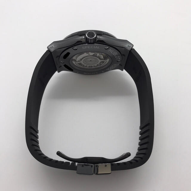 HUBLOT(ウブロ)の【未使用】限定88本 ウブロ クラシック・フュージョン ブラックセラミック メンズの時計(腕時計(アナログ))の商品写真