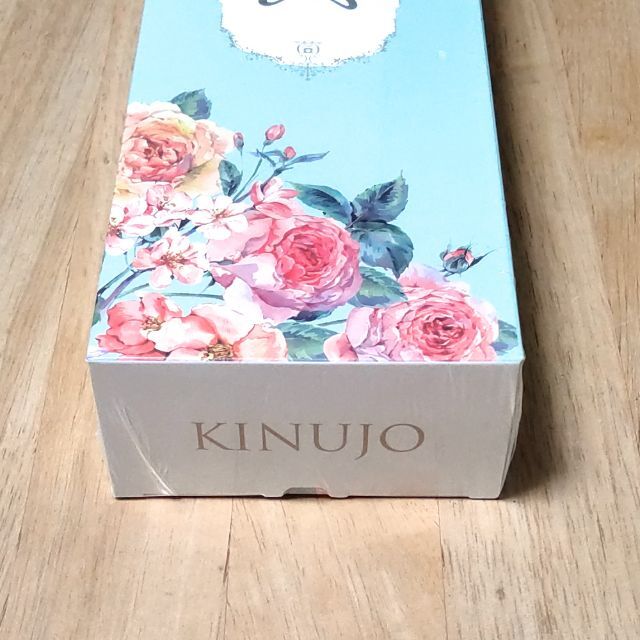 新品未開封★KINUJO ストレートヘアアイロン DS100 スマホ/家電/カメラの美容/健康(ヘアアイロン)の商品写真