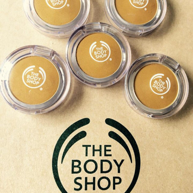 THE BODY SHOP(ザボディショップ)の⭐️新品⭐️定価の半額以下‼️ボディショップ★アイシャドウ コスメ/美容のベースメイク/化粧品(アイシャドウ)の商品写真