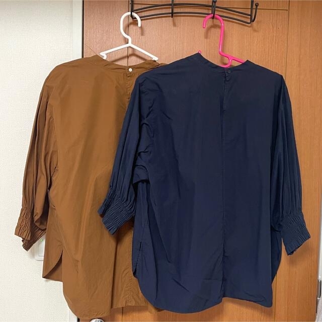 UNIQLO(ユニクロ)のユニクロ　ブラウス　2色セット レディースのトップス(シャツ/ブラウス(半袖/袖なし))の商品写真