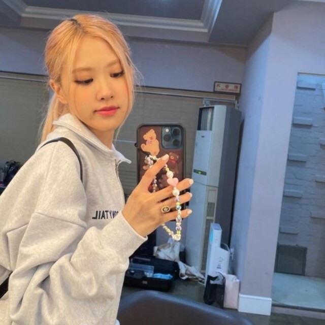再入荷✰blackpink ロゼ愛用似♡ぷっくりハート パール スマホ