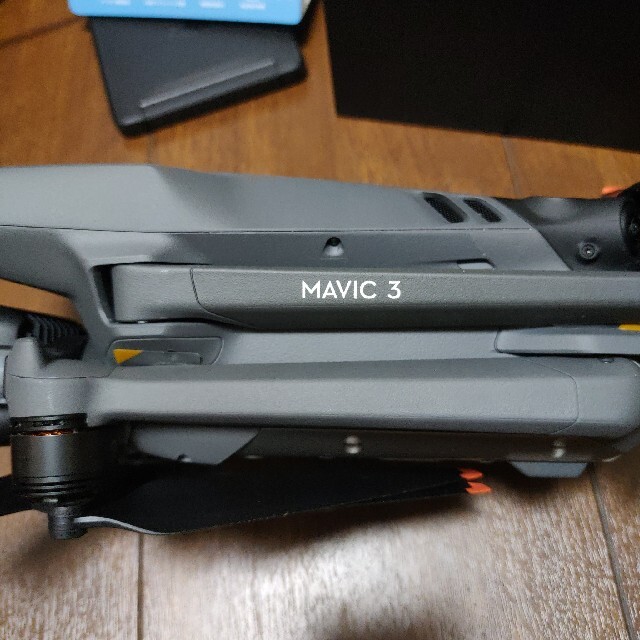 DJI Mavic More コンボ＋2年版 Care エンタメ/ホビーのおもちゃ/ぬいぐるみ(ホビーラジコン)の商品写真