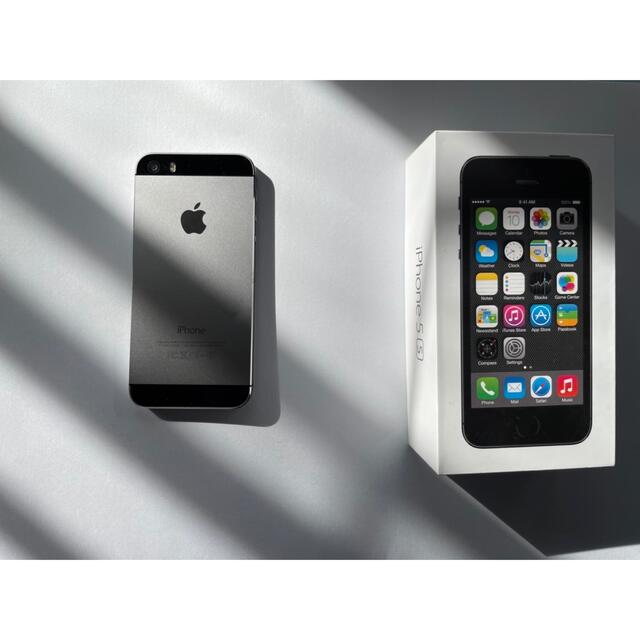 iPhone(アイフォーン)のiPhone5s space gray 16GB スマホ/家電/カメラのスマートフォン/携帯電話(スマートフォン本体)の商品写真