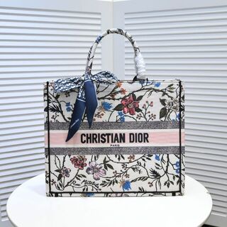 ディオール スカーフの通販 300点以上 | Diorを買うならラクマ