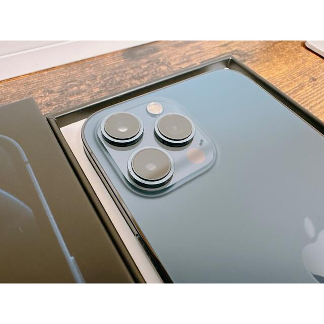 Apple(アップル)のiPhone 12 Pro Max パシフィックブルー 128GB SIMフリー スマホ/家電/カメラのスマートフォン/携帯電話(スマートフォン本体)の商品写真