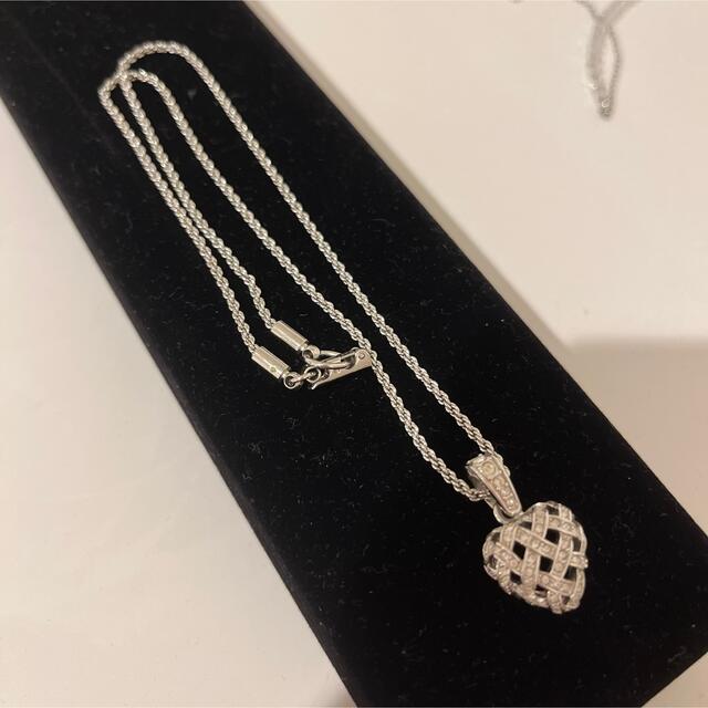 SWAROVSKI(スワロフスキー)の美品 スワロフスキー ぷっくりハート ネックレス レディースのアクセサリー(ネックレス)の商品写真