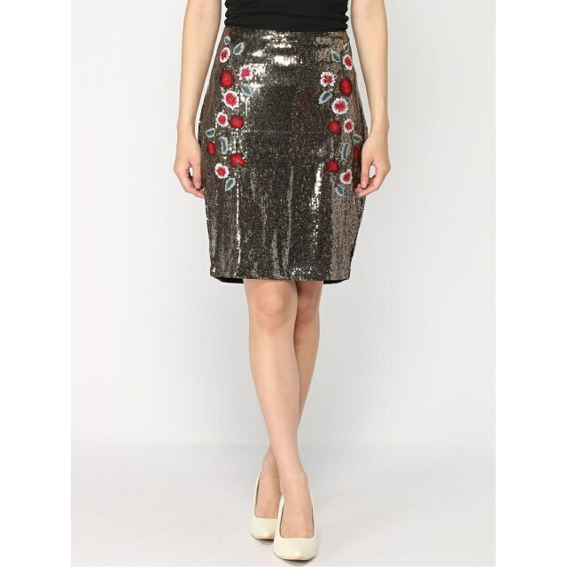 GUESS(ゲス)の【シルバー(SVMU)（ゴールド系）】【S】(W)Topeka Sequin Skirt レディースのスカート(ロングスカート)の商品写真