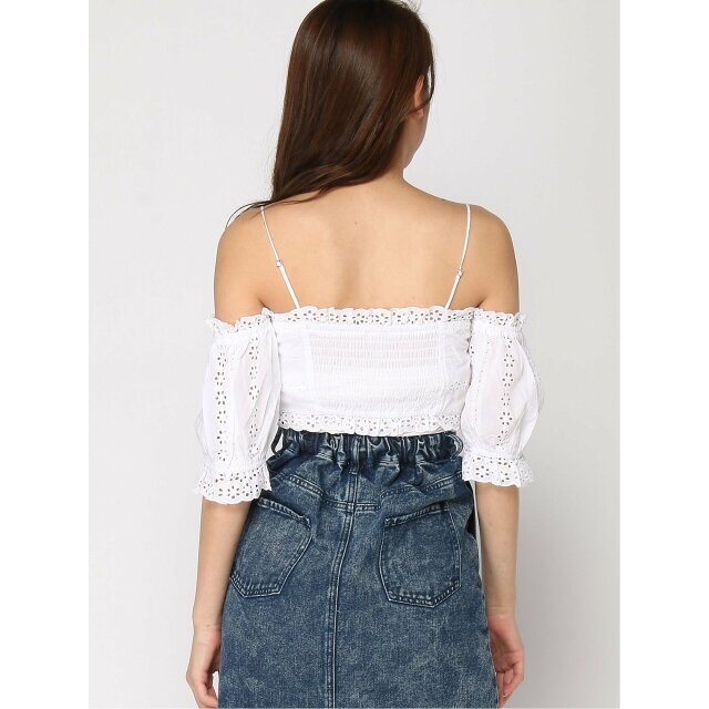 GUESS(ゲス)の【ホワイト(G011)】(W)WILDFLOWER EYELET CROP TOP レディースのトップス(カットソー(長袖/七分))の商品写真