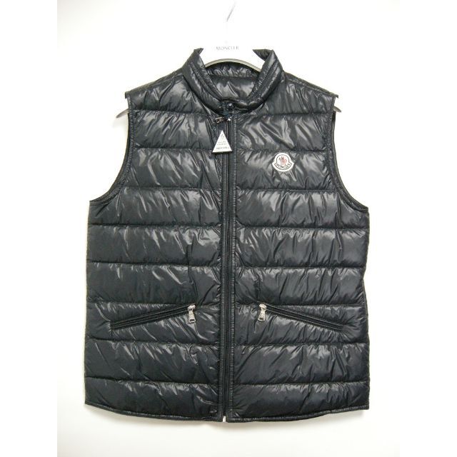 MONCLER(モンクレール)のキッズ14A(男性0/女性1-2相当)新品◆モンクレールGUIライトダウンベスト キッズ/ベビー/マタニティのキッズ服男の子用(90cm~)(ジャケット/上着)の商品写真