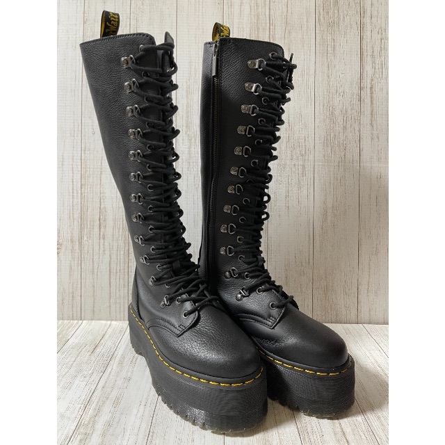 Dr.Martens(ドクターマーチン)のレア　ドクターマーチン☆☆１Ｂ６０ＭＡＸ　ＨＷＤ☆☆サイドジップ レディースの靴/シューズ(ブーツ)の商品写真