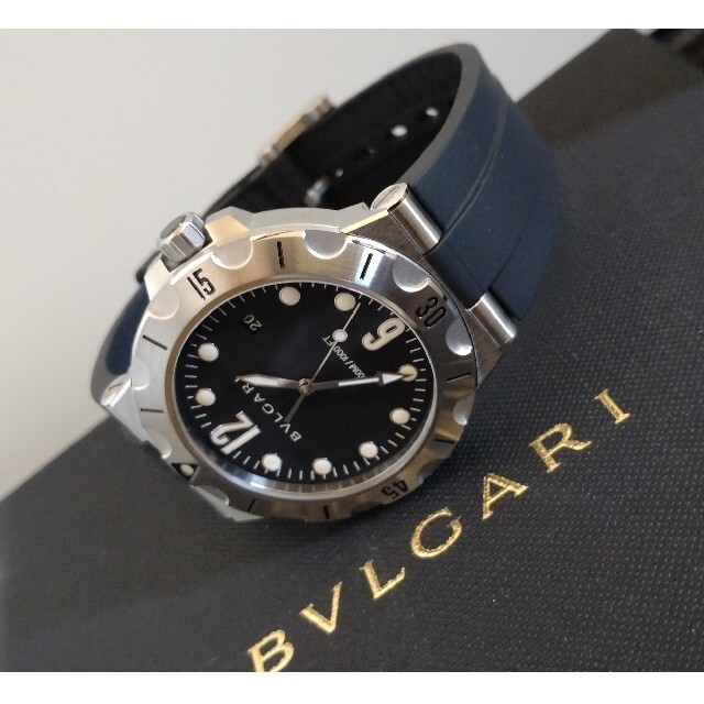 BVLGARI(ブルガリ)のブルガリ   ディアゴノプロフェッショナル ブラック DP41BSVSD　ラバー メンズの時計(腕時計(アナログ))の商品写真