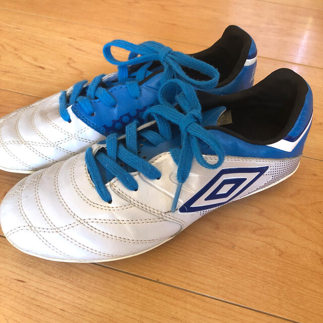 UMBRO　サッカーシューズ　23