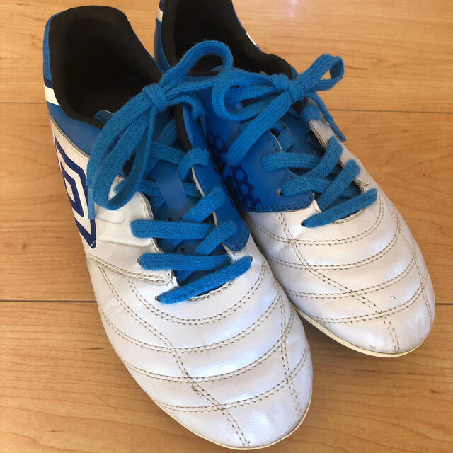 UMBRO　サッカーシューズ　23