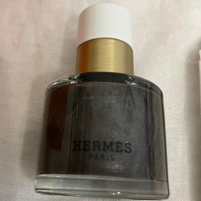 Hermes(エルメス)のエルメス♡ 限定色♡2022リミテッドエディションネイルカラー　グリ・エタン コスメ/美容のネイル(マニキュア)の商品写真