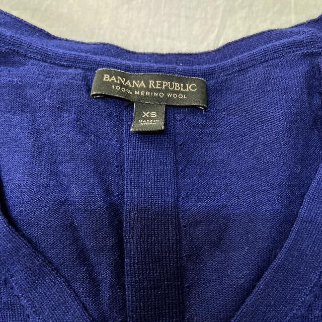 Banana Republic(バナナリパブリック)の★売り切り価格★【BANANA REPUBLIC】ニット　紺　Ｖネック レディースのトップス(ニット/セーター)の商品写真