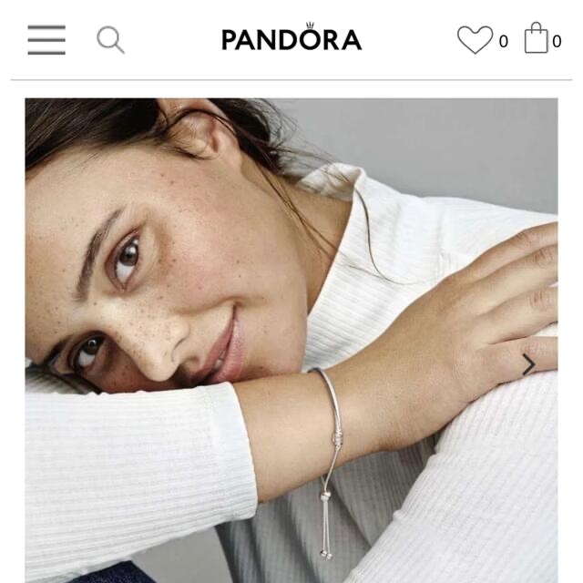 パンドラ ブレスレットPandora Moments Slider Bangle レディースのアクセサリー(ブレスレット/バングル)の商品写真