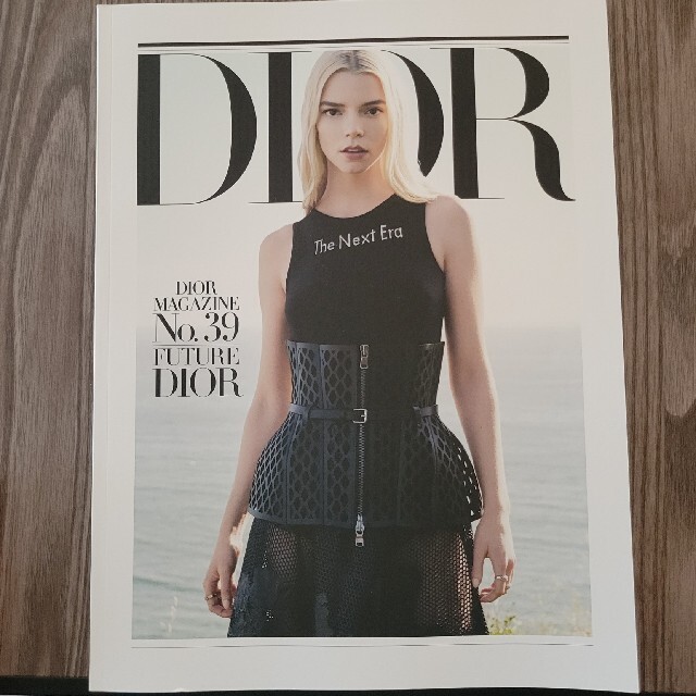 Christian Dior(クリスチャンディオール)のdior 最新マガジン  No39 エンタメ/ホビーの雑誌(ファッション)の商品写真