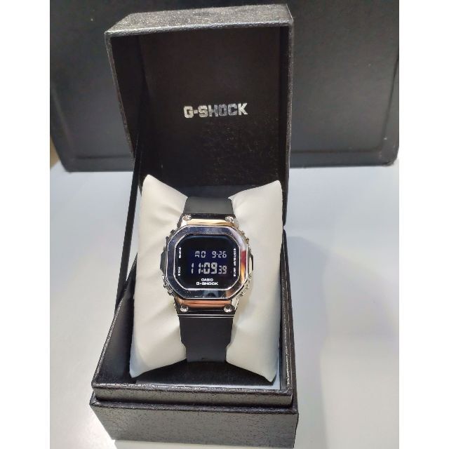 G-SHOCK(ジーショック)の3957 CASIO G-SHOCK GM-S5600　メタル デジタル 時計 レディースのファッション小物(腕時計)の商品写真