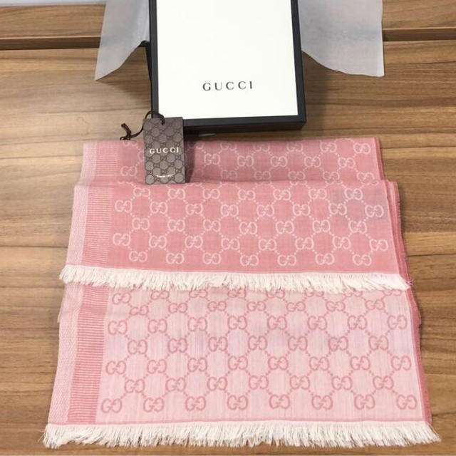 ☆最終セール☆GUCCIのマフラー ローズ-