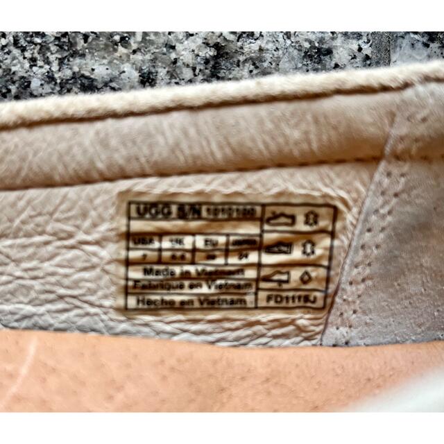 UGG(アグ)の美品 UGG モカシン 24cm スウェード ローファー レディースの靴/シューズ(スリッポン/モカシン)の商品写真