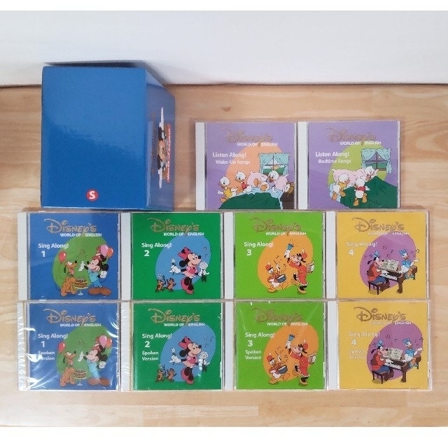 Disney(ディズニー)のディズニー英語システム  Sing Along! CD10枚組 ケース入り キッズ/ベビー/マタニティのおもちゃ(知育玩具)の商品写真