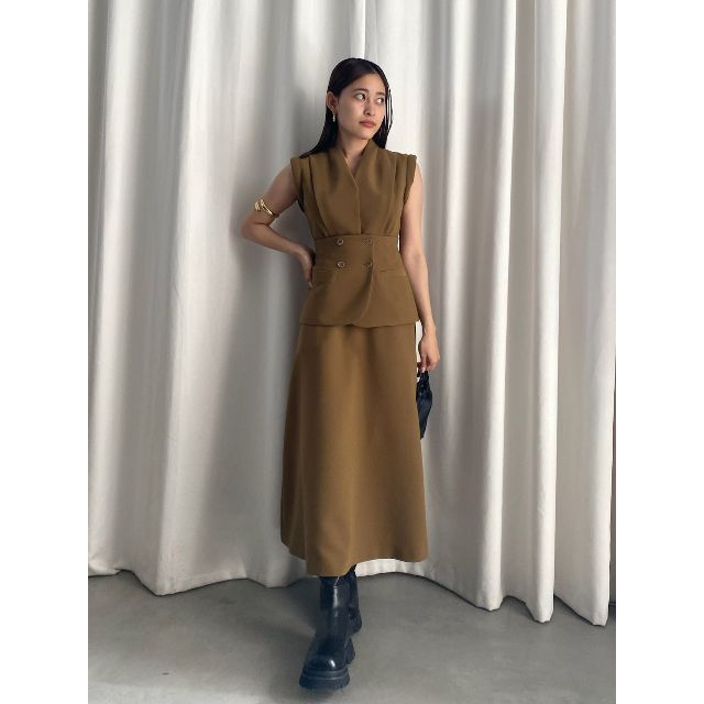 新品 SHOULDER PADDED PEPLUM DRESS ブラウンM | フリマアプリ ラクマ