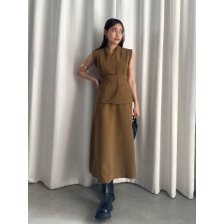 アメリヴィンテージ(Ameri VINTAGE)の新品 SHOULDER PADDED PEPLUM DRESS ブラウンM(ロングワンピース/マキシワンピース)