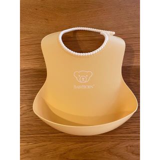 ベビービョルン(BABYBJORN)のベビービョルン　お食事スタイ(お食事エプロン)