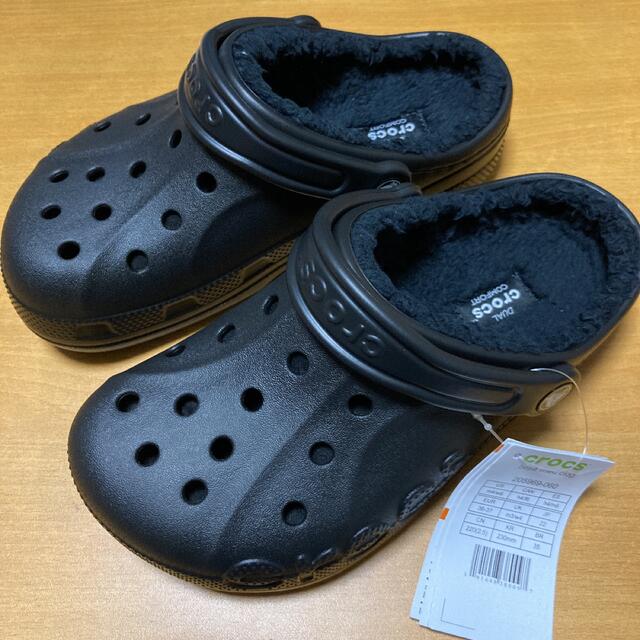 crocs(クロックス)の新品 22㎝ クロックス バヤ ラインド クロッグ ブラック ボア付き レディースの靴/シューズ(サンダル)の商品写真