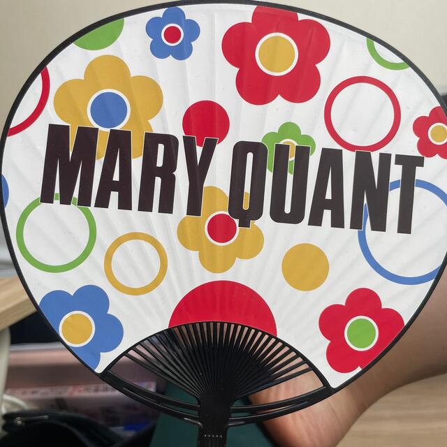 MARY QUANT(マリークワント)のうちわ エンタメ/ホビーのおもちゃ/ぬいぐるみ(キャラクターグッズ)の商品写真