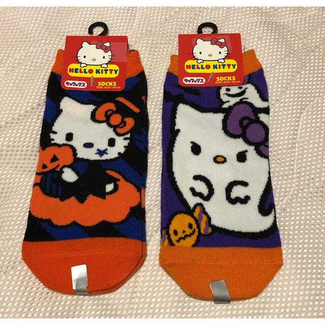 サンリオ(サンリオ)の★新品！！キティちゃんのハロウィンくつ下★ レディースのレッグウェア(ソックス)の商品写真