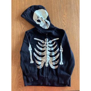 オールドネイビー(Old Navy)のハロウィン　光るガイコツパーカー(Tシャツ/カットソー)