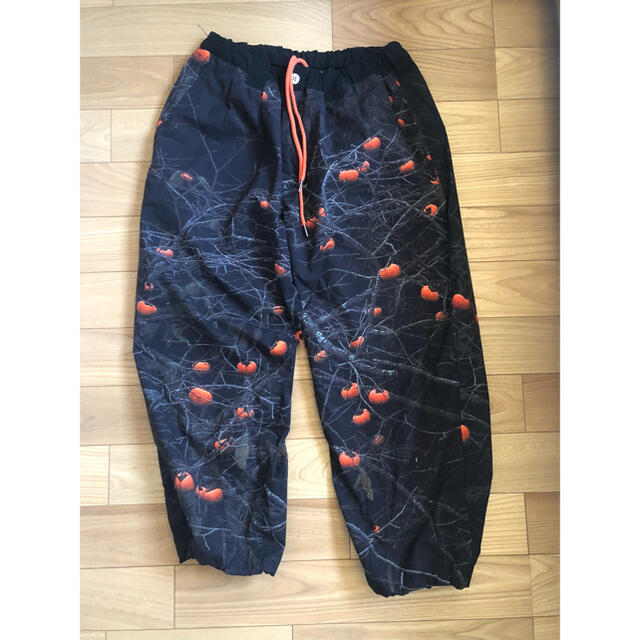 BEAMS(ビームス)のタイトブース　KAKI pants  M メンズのパンツ(スラックス)の商品写真