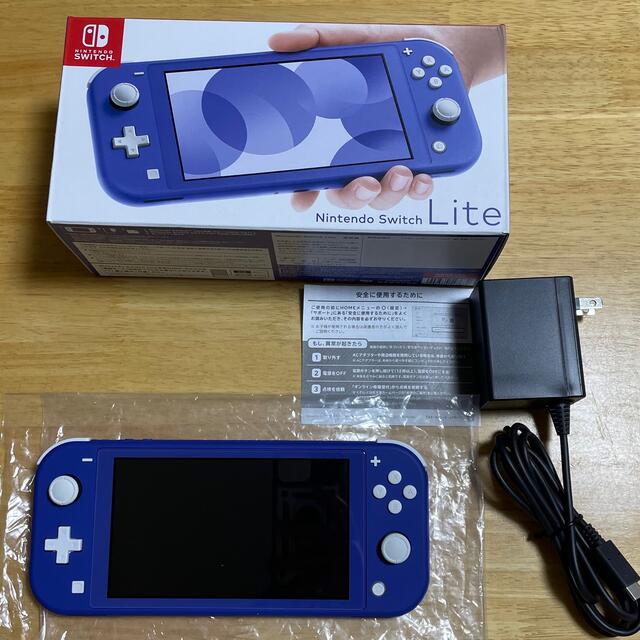 Nintendo Switch(ニンテンドースイッチ)のニンテンドースイッチ　ライト　美品　ブルー エンタメ/ホビーのゲームソフト/ゲーム機本体(家庭用ゲーム機本体)の商品写真