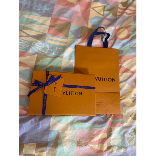 LOUIS VUITTON(ルイヴィトン)のルイヴィトンフォールド・ミー ポーチ　新品未開封 レディースのバッグ(ショルダーバッグ)の商品写真