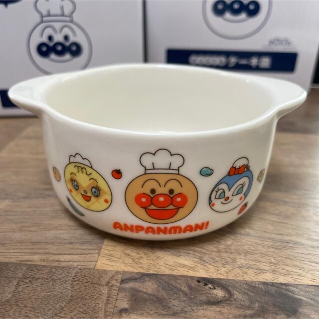 アンパンマン(アンパンマン)の新品未使用☆アンパンマン☆食器☆お皿☆ケーキ皿☆耳付きボウル キッズ/ベビー/マタニティの授乳/お食事用品(プレート/茶碗)の商品写真