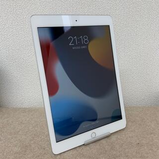 アップル(Apple)の【美品】iPad 第6世代　32GB Wi-Fiモデル(タブレット)