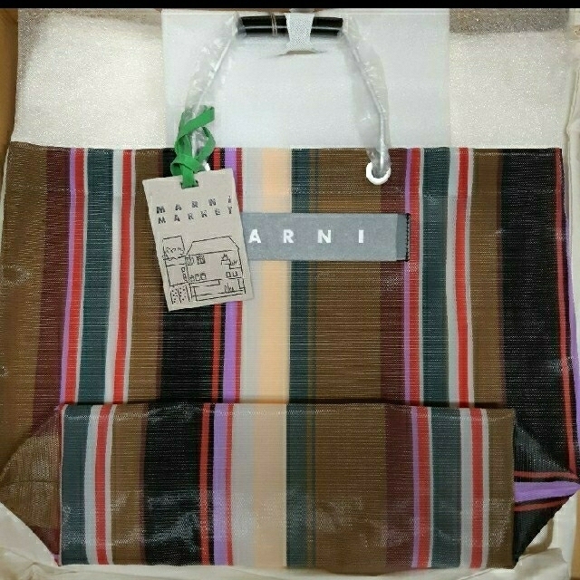 Marni(マルニ)のマルニフラワーカフェ　ストライプバッグ　キャラメルブラウン レディースのバッグ(かごバッグ/ストローバッグ)の商品写真