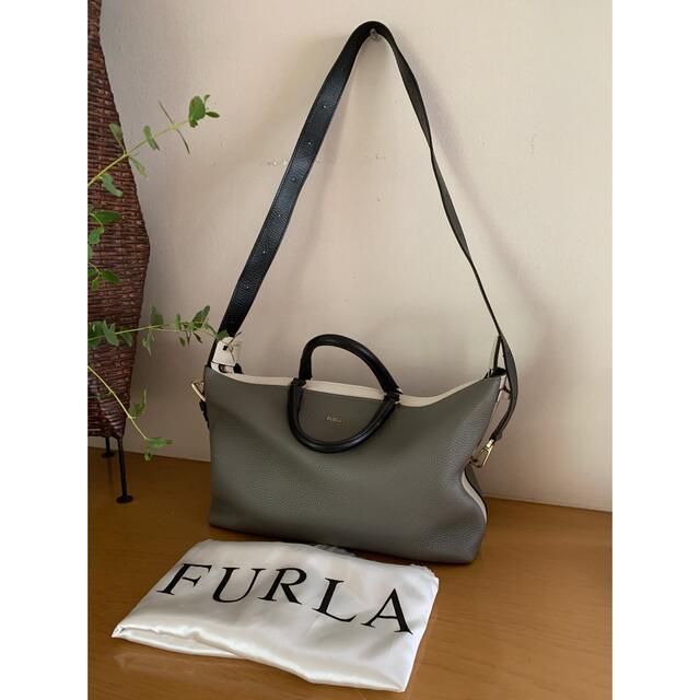 FURLA  フルラ　MAE  マエ　トートバッグ　ハンドバッグ