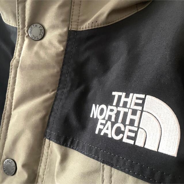 ノースフェイス　マウンダウンジャケット　ニュートープ　S メンズのジャケット/アウター(ダウンジャケット)の商品写真