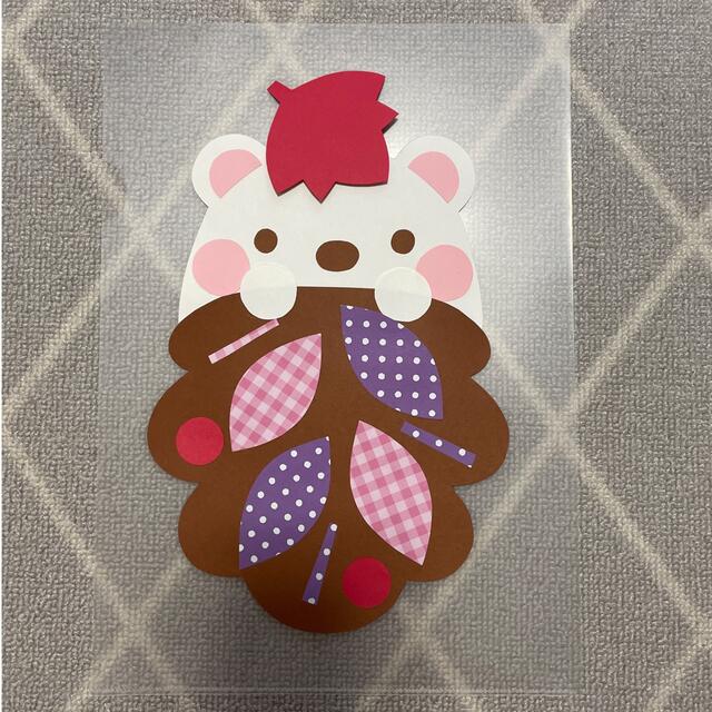 【New】秋　みのむし　壁面飾り　ハンドメイド 壁面飾り 保育園 幼稚園 ハンドメイドの素材/材料(型紙/パターン)の商品写真