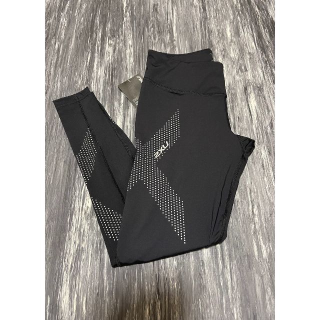 2XU(ツータイムズユー)の【新品】2XU ミッドライズコンプレッションタイツ(黒) スポーツ/アウトドアのトレーニング/エクササイズ(トレーニング用品)の商品写真