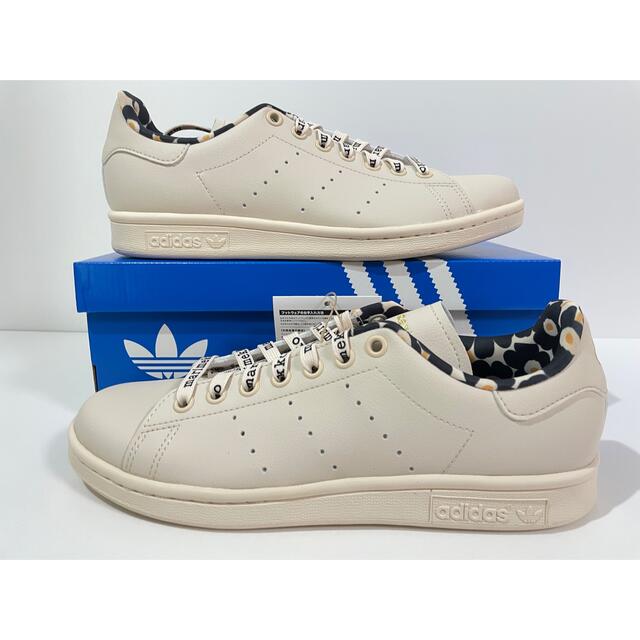 adidas(アディダス)の【新品】23.5㎝　アディダス ×マリメッコ スタンスミス ベージュ レディースの靴/シューズ(スニーカー)の商品写真