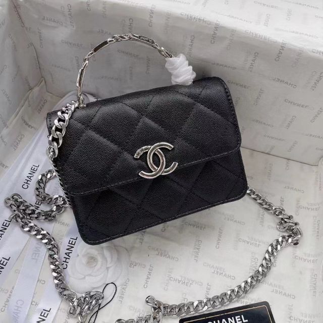 シャネルCHANELピンクのバンダナ柄のクラッチ ポーチ美品 すぐった