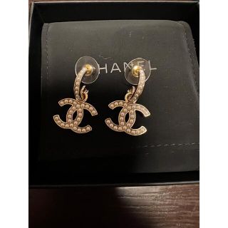 シャネル(CHANEL)の新品・未使用　CHANEL シャネル ピアス　パール　ゴールド(ピアス)