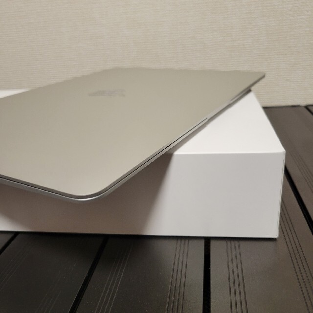 Apple(アップル)の13.3インチ　macbook air m1  13.3インチ スマホ/家電/カメラのPC/タブレット(ノートPC)の商品写真