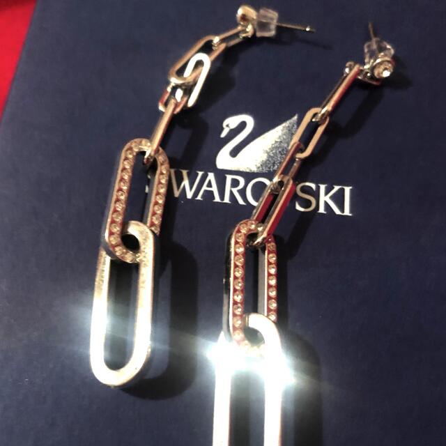 SWAROVSKI(スワロフスキー)の【最終価格】スワロフスキー チェーンデザインピアス レアデザイン シルバー  レディースのアクセサリー(ピアス)の商品写真